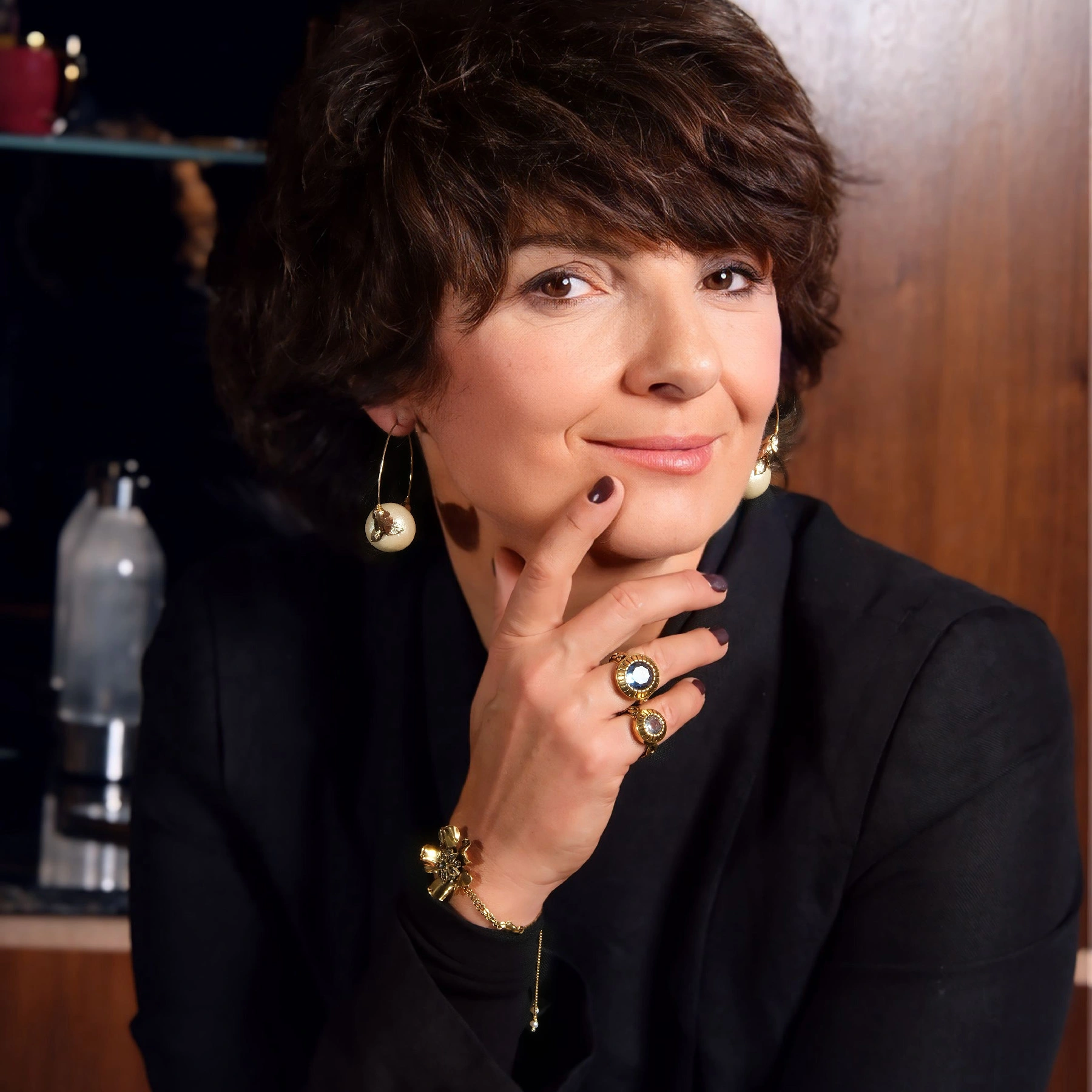 Duży pierścionek z niebieskim kryształem. NIEBIESKIE OCZY