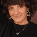 Srebrny naszyjnik z kwiatem wysadzanym kryształami. ENCANTO