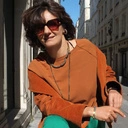 Pozłacana nausznica bogato wysadzana kryształami. O SOLO MIO