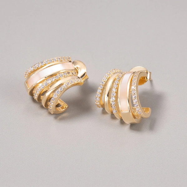 Pozłacane kolczyki z obrączek z cyrkoniami i żywicą. UCHWYĆ CHWILE