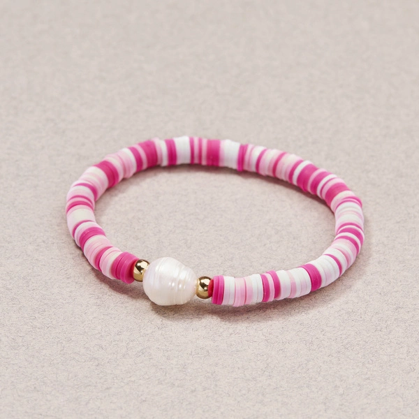Bransoletka na gumce z różowych koralików. JOGURT Z MALINAMI