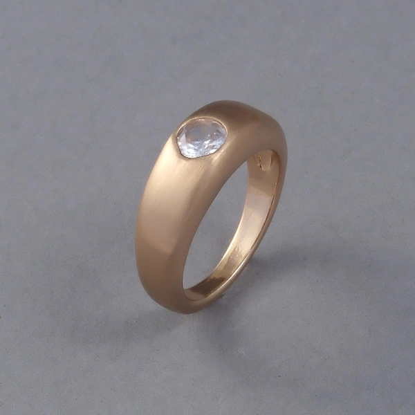 Gładki pozłacany pierścionek z przezroczystą cyrkonią. PARADISE CITY