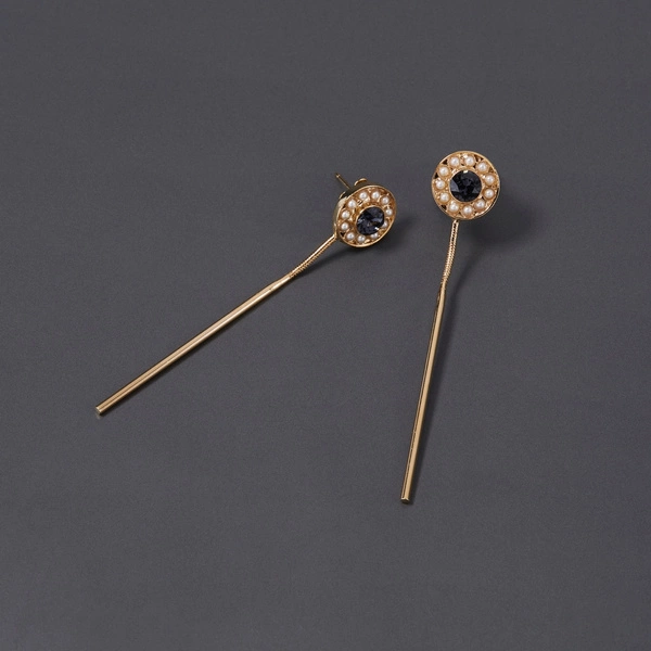 Długie kolczyki z perełkami і niebieskimi kryształami.  L’AMOUR RIVIERA