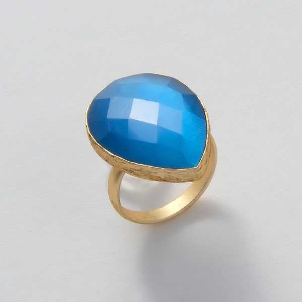 Regulowany pierścień z ciemnobłękitnym kryształem. WSPOMNIENIE OCEANU