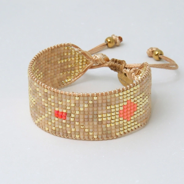 Szeroka bransoletka tkana z paciorków Miyuki ze wzorem. STOLIK W MIRAZUR