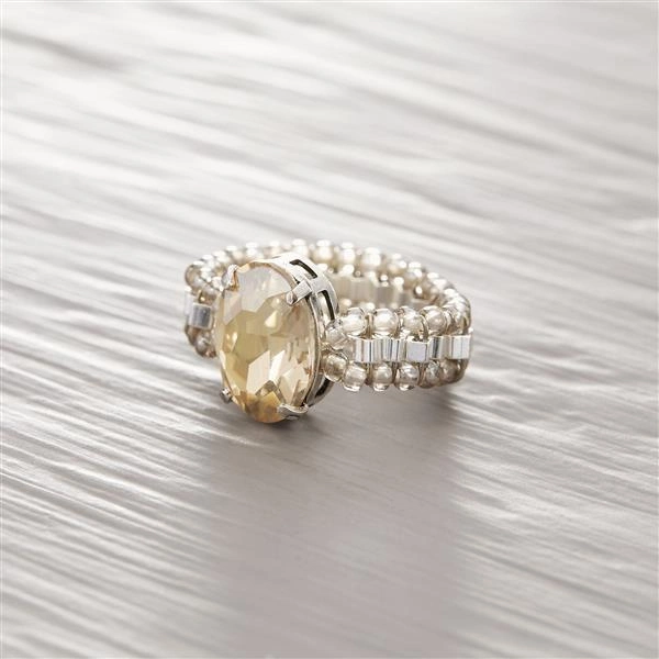 Elastyczny posrebrzany pierścionek z kryształem. TIRAMISU