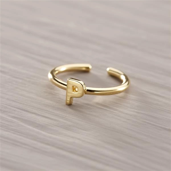 Złoty regulowany pierścionek z ozdobną literką P. P - PAULINA