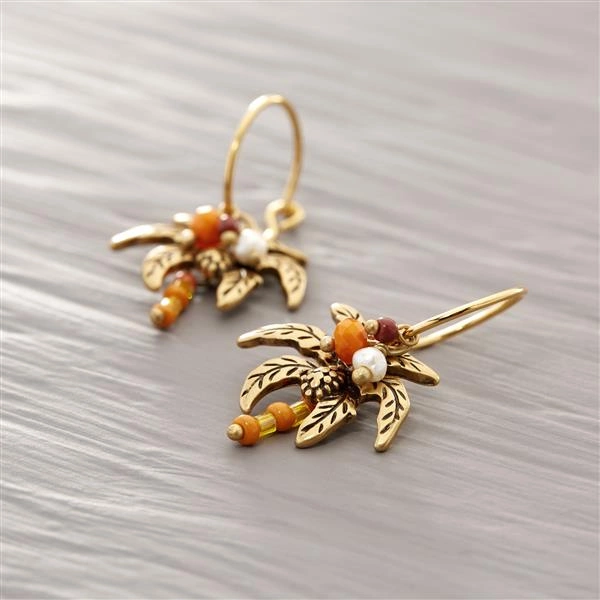 Pozłacane wiszące kolczyki palemki z koralikami. PODRÓŻNICZKA