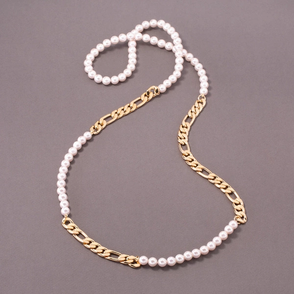 Naszyjnik z różowych szklanych pereł i łańcucha. RÓŻ W BLASKU ZŁOTA