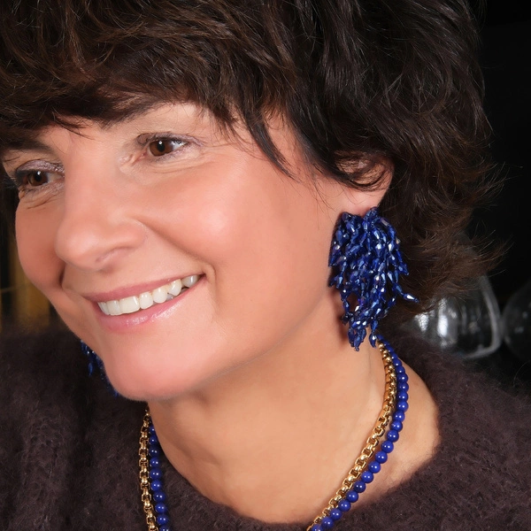 Kolczyki w formie wodospadu ze szklanych koralików. FALE NAMIĘTNOŚCI