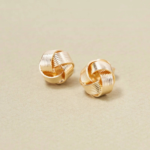 Drobne pozłacane kolczyki wkrętki w formie rozetek. LUBIĘ NIESPODZIANKI