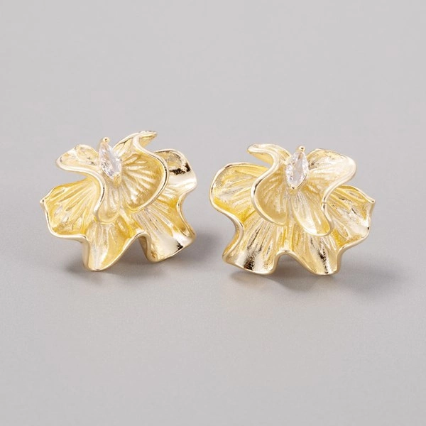 Pozłacane kolczyki w kształcie kwiatu z kryształem. POWIEW WIOSNY