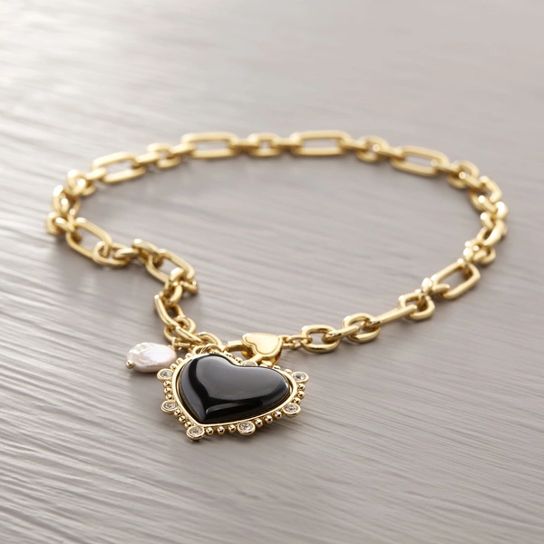 Pozłacany wisior z barokowym sercem i perłą. SERCE DAMY