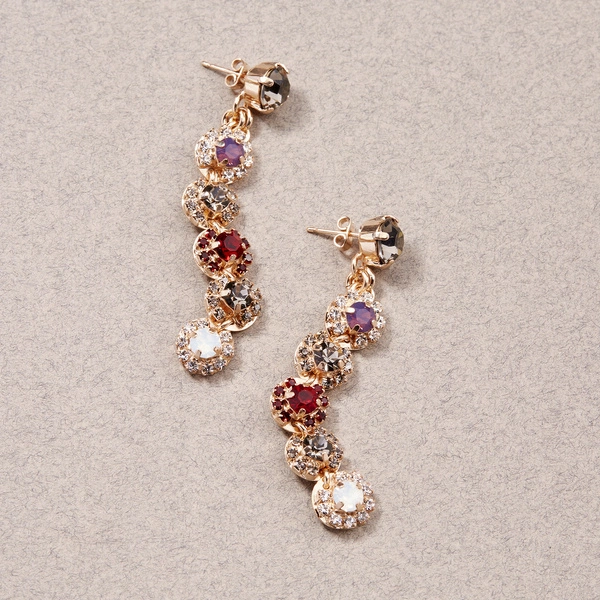 Pozłacane kolczyki wiszące z kolorowymi kryształkami. ŁĄKA W SŁOŃCU