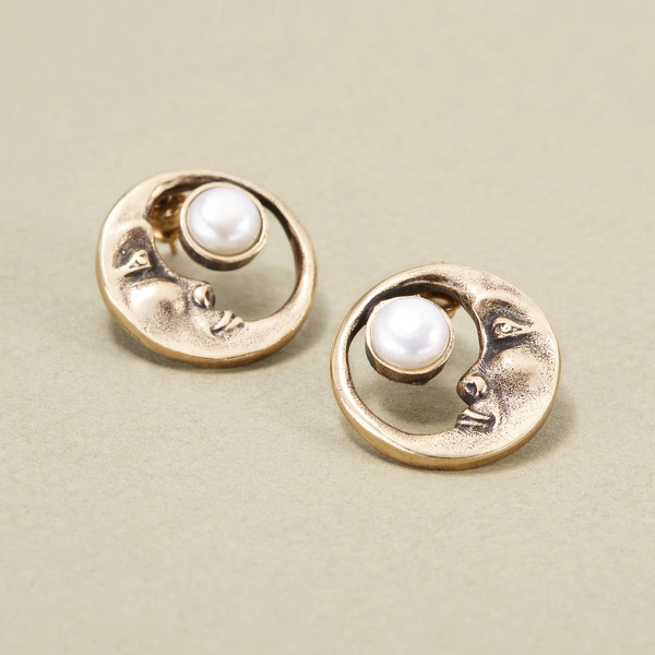 Pozłacane kolczyki sztyfty koła z półksiężyców z perłą. UKOŁYSZ MNIE