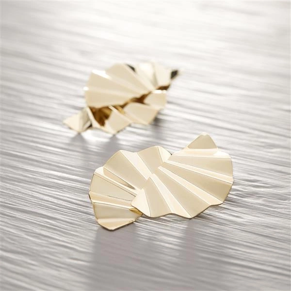 Pozłacane geometryczne kolczyki w kształcie wachlarzy. STYL ORIGAMI