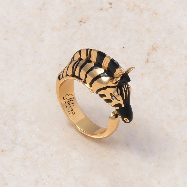 Pozłacany pierścień z głową zebry z cyrkoniami. PASKI MOCY
