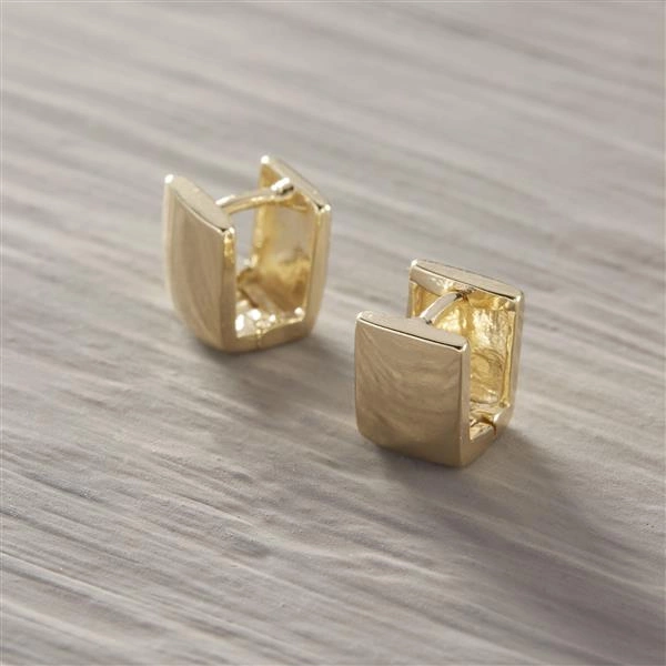 Pozłacane kolczyki w kształcie niepełnych sześcianów. SŁODKIE KOSTECZKI