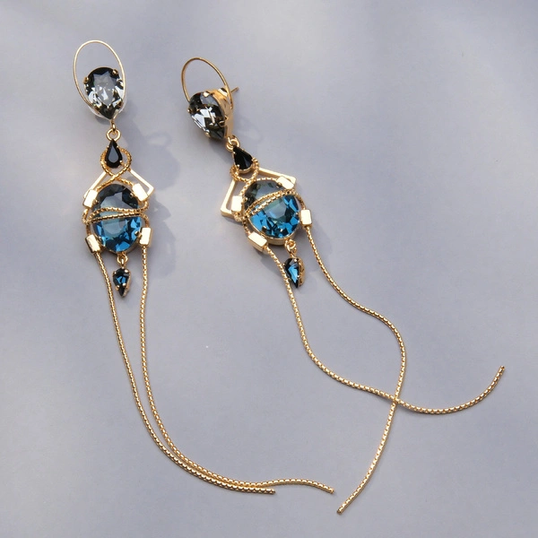 Zwiewne kolczyki z kryształami w turkusie i black diamond. TURKUSOWE LALECZKI