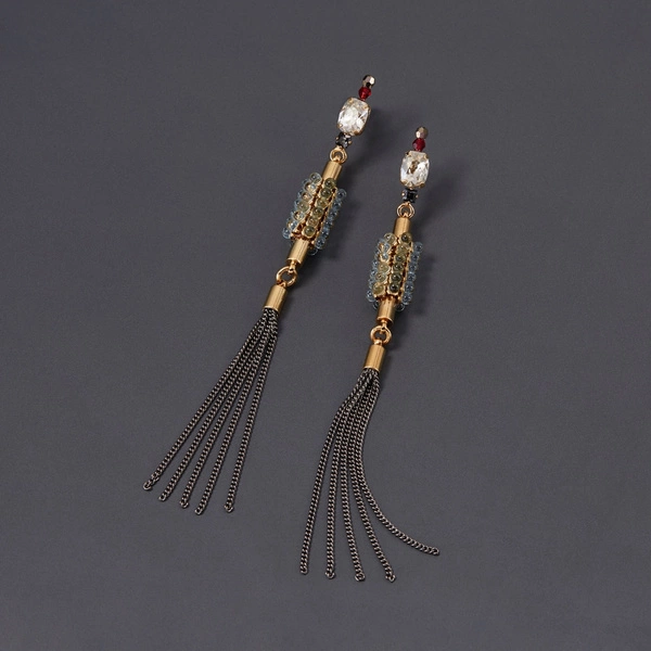 Długie kolczyki wiszące z kryształkami i łańcuszkami. BLASK NICEI