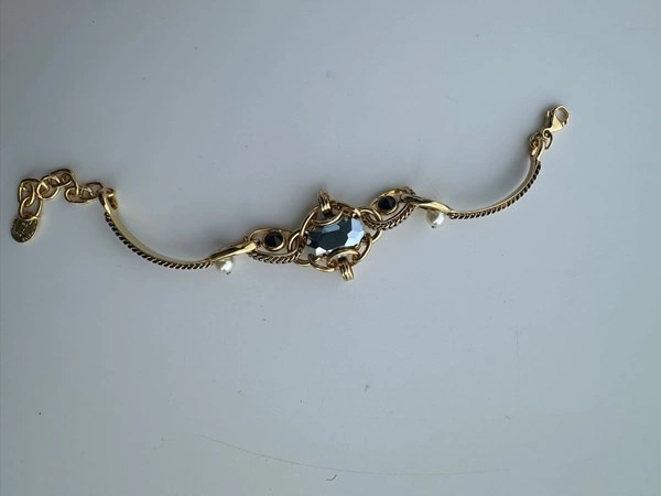 Sztywna złocona bransoletka z perłami i kryształami. FRANCUSKIE SŁODKOŚCI