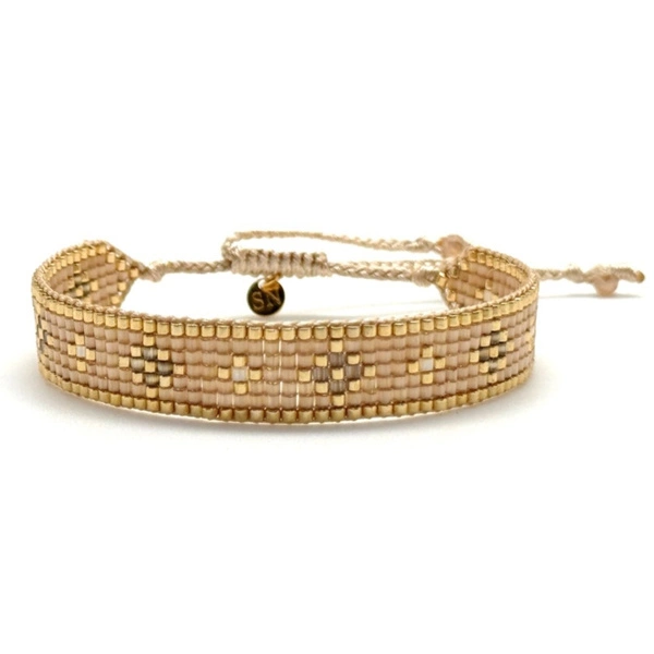 Bransoletka z cielistych paciorków Miyuki z rombami. PIASKI TABERNAS