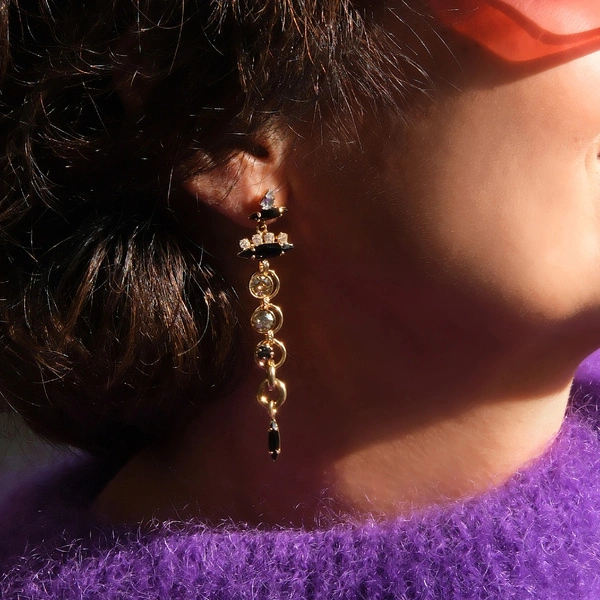 Złocone kolczyki z czarnymi i szmpańskimi kryształami. SZAMPAN I NOC