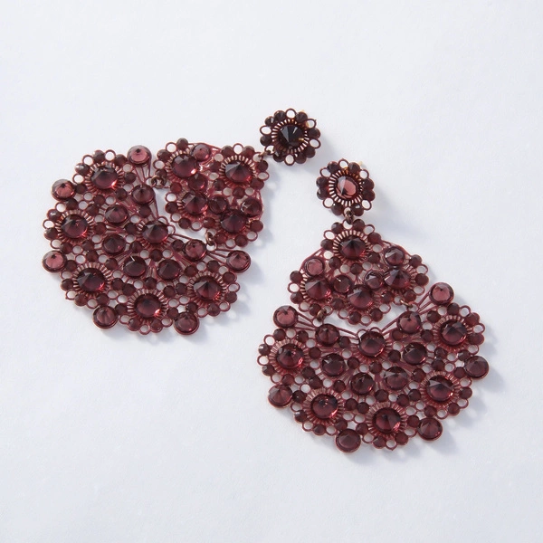 Kolczyki krople z kryształami w kolorze cabernet. POINT DE VENISE